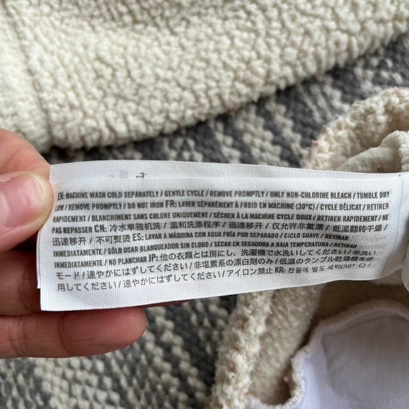 Abercrombie and fitch Soft Sherpa Hoodie Women Size Small - Picture 8 of 9